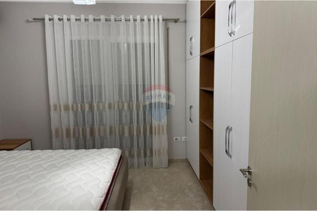 Apartament per qera 1+1 tek Rruga Albanopoli