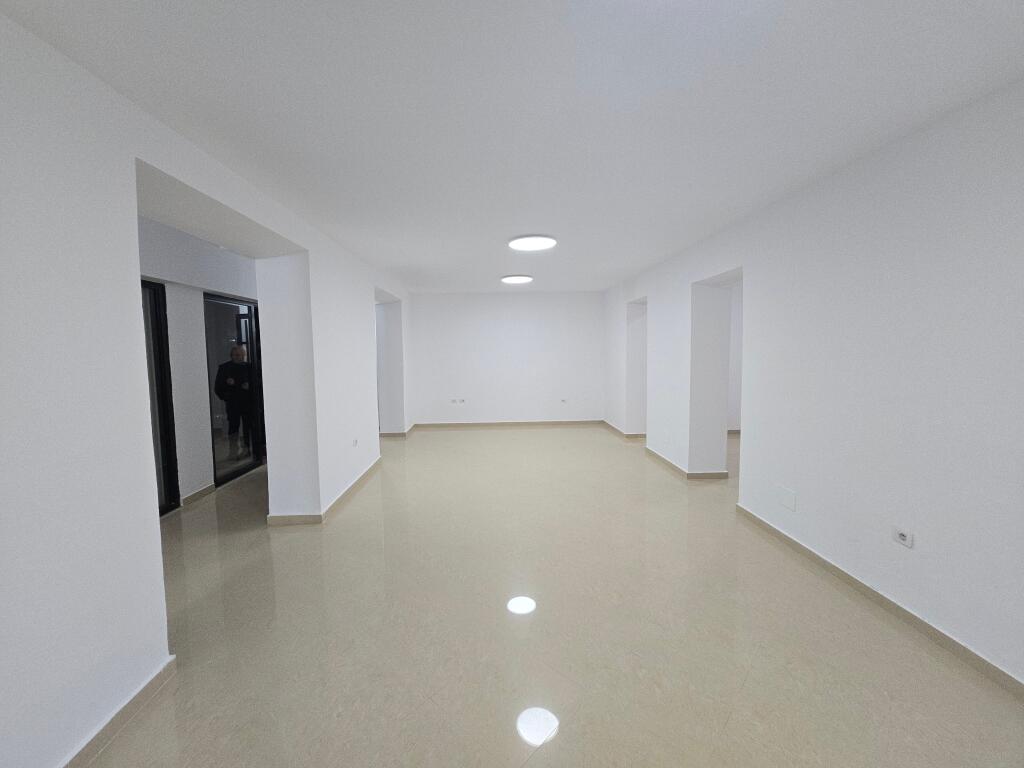 BUSINESS PREMISES FOR RENT NEIGHBORHOOD 18 DURRES