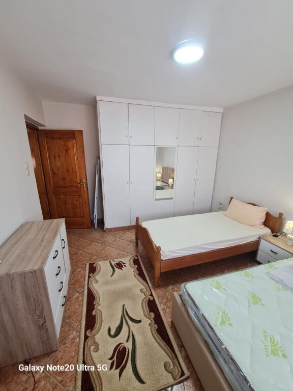 Apartament 2+1, Rruga Elbasanit!