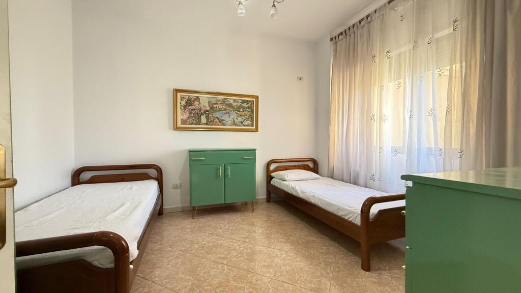 Super ap 2+1 tek komuna parisit ( rruga asan alla )