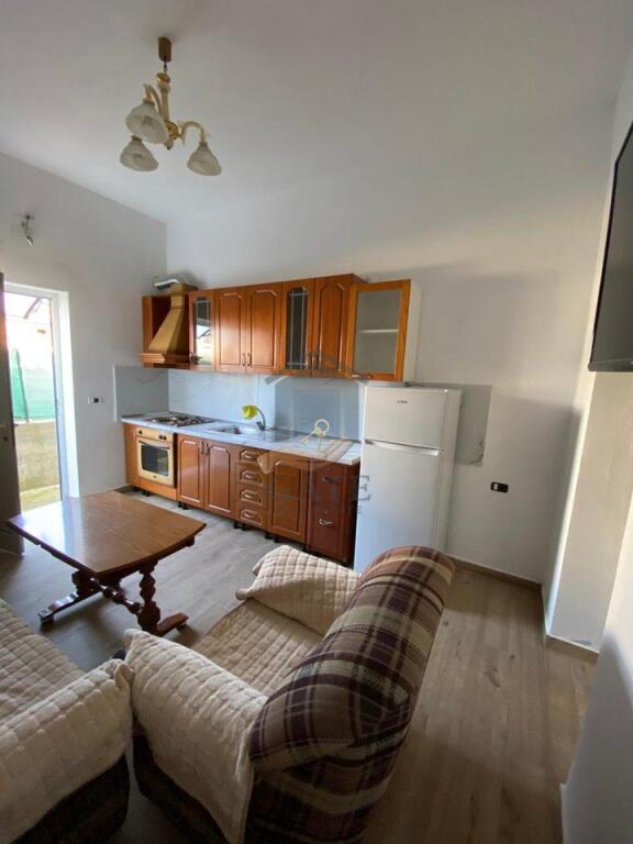 Jepet me Qira Kati i Parë i një Vile Ne Ish Kenet Durres