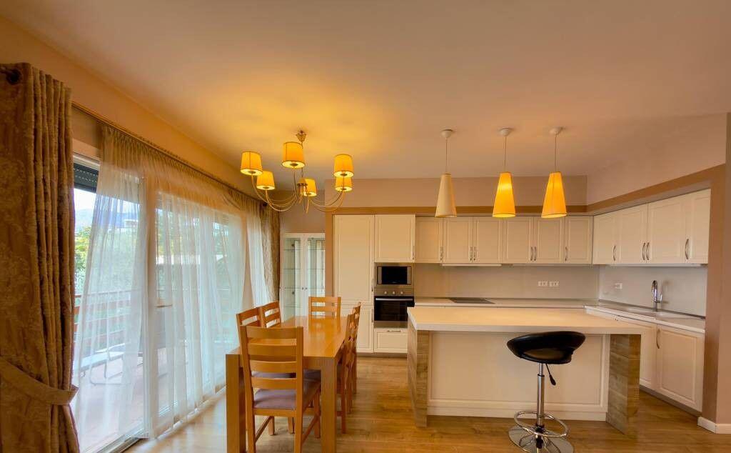 Ofrojme apartament per qira , tek Long Hill Residence