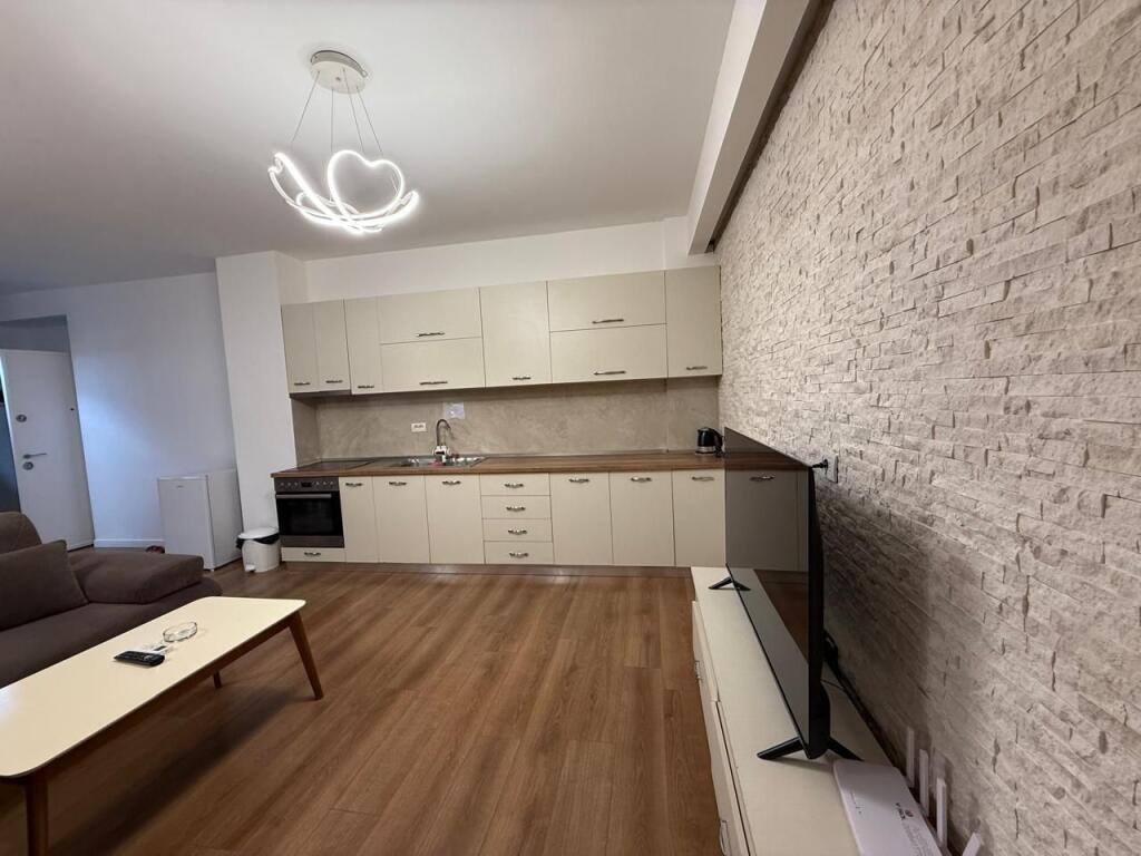 Shitet apartament  2+1,ne zonen e Shkozes prane Elite Palase.