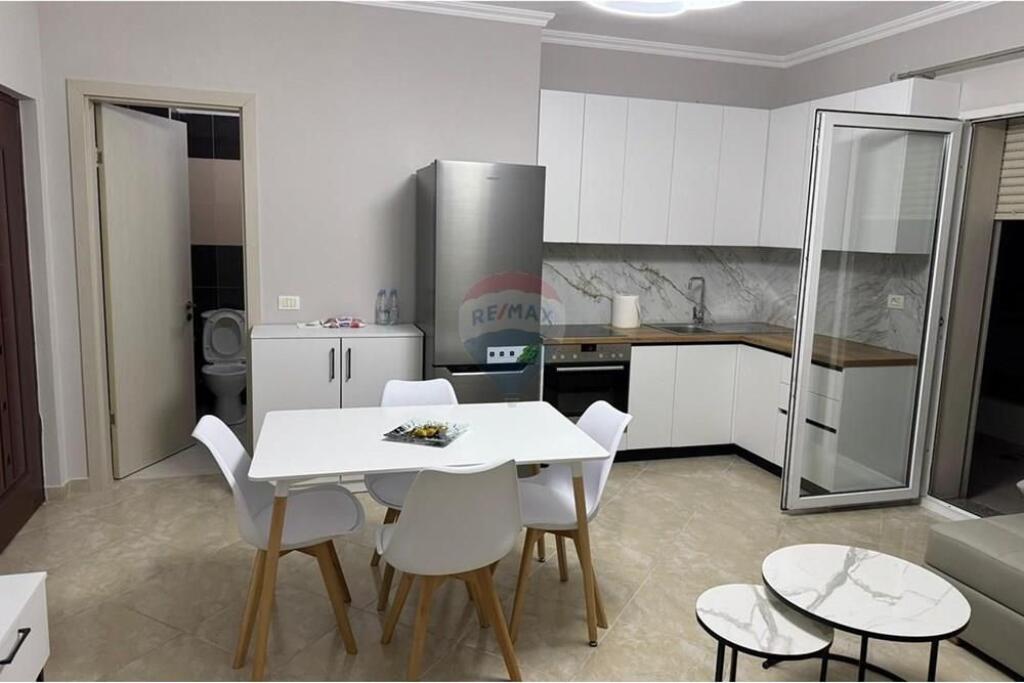 Apartament per qera 1+1 tek Rruga Albanopoli
