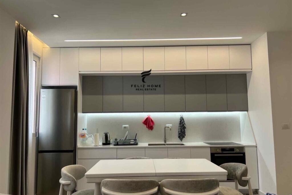 SHITET APARTAMENT 2+1 RRUGA KONFERENCA E PEZES 175.000 EURO