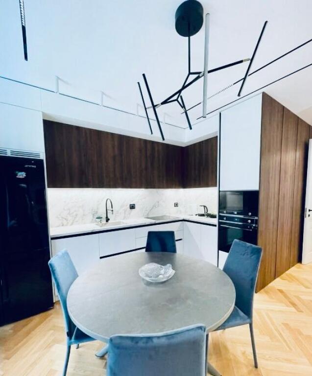 APARTAMENT 2+1+2+ POST PARKIMI, LIQENI I THATË!