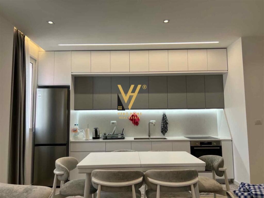 SHITET APARTAMENT 2+1+BLK TE SPITALI AMERIKAN 3 17.500.000 LEKE