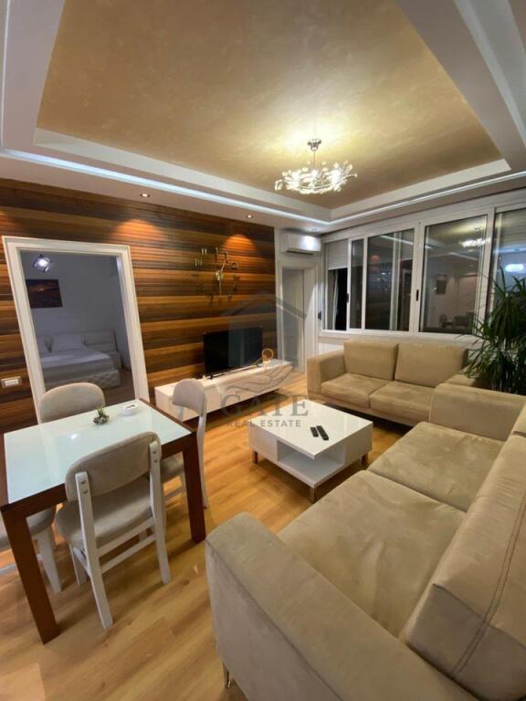 Shitet super apartament 2+1 – Pranë Muzeumit, Durrës