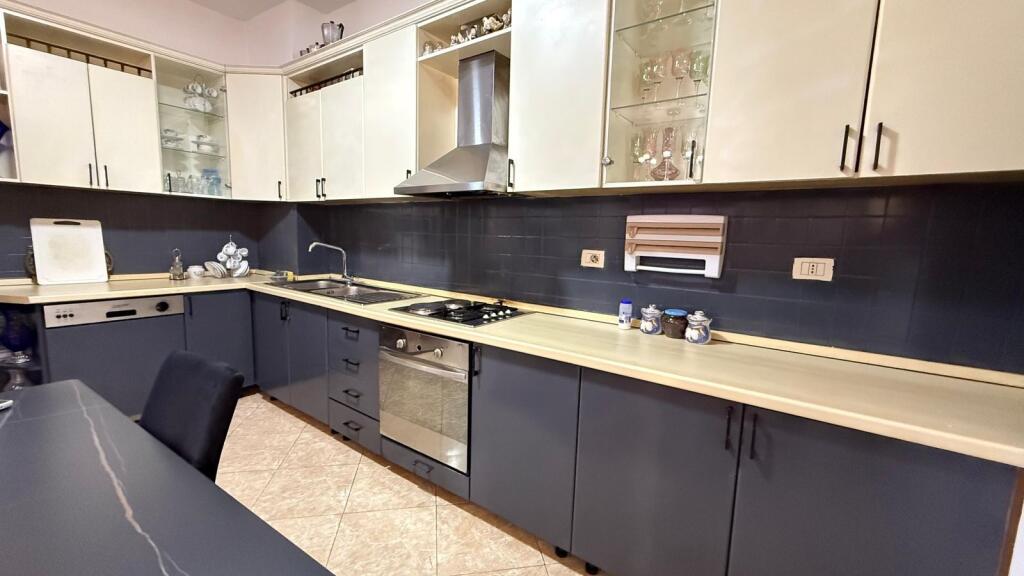 Super ap 2+1 tek komuna parisit ( rruga asan alla )