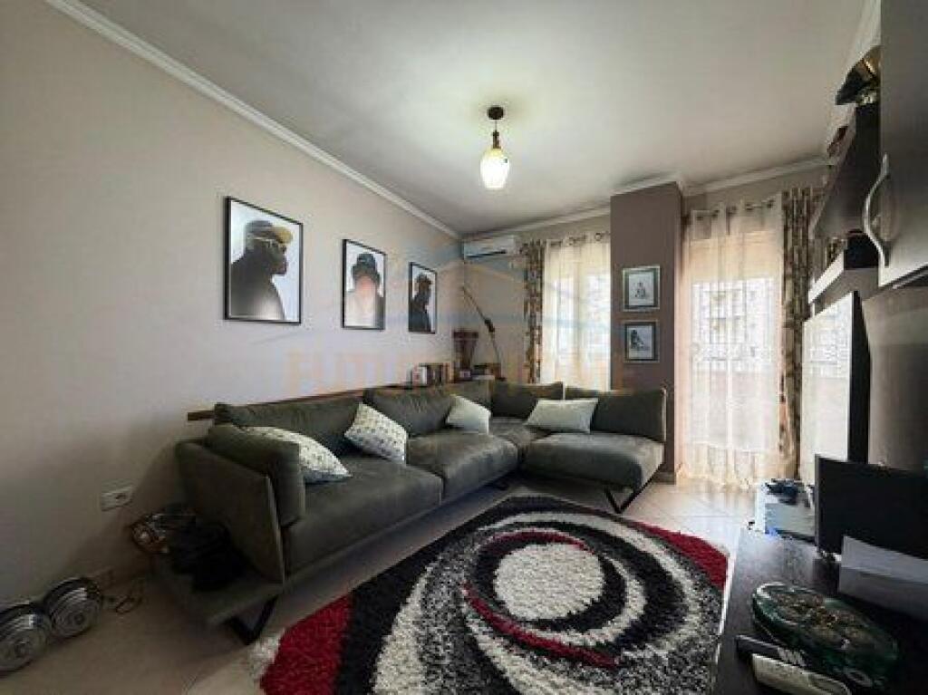 Shitet, Apartament 1+1, Fresk.