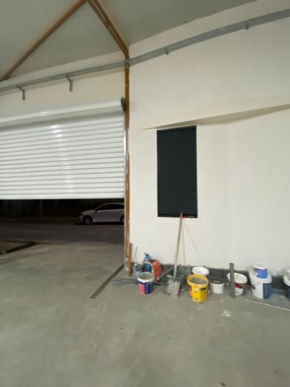 Magazin 300m2 me qera