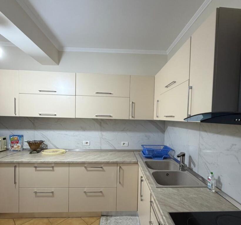 Apartment 2+1 for rent in Komuna e Parisit