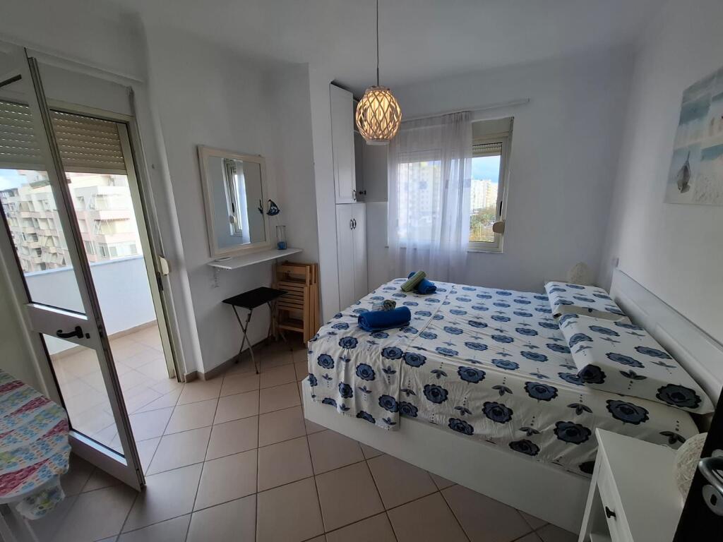 Jepet apartament me qera 1+1