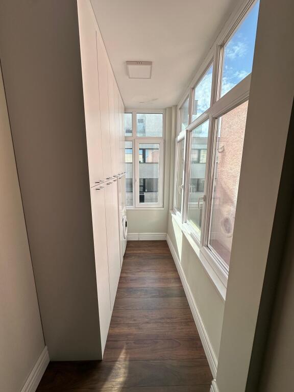 JEPET ME QERA APARTAMENT 1+1, PRANE HOTEL ROYAL, PLAZH, DURRES.