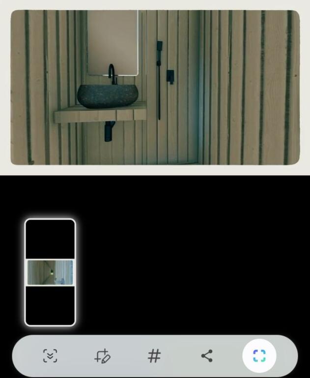 Bujtine 122 metra 6 dhoma 6 tualete ndertuar me dru 22 metra 80 eu