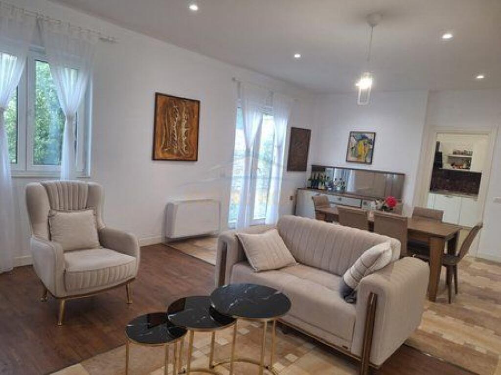 In vendita, villa su 2 piani, Mullet