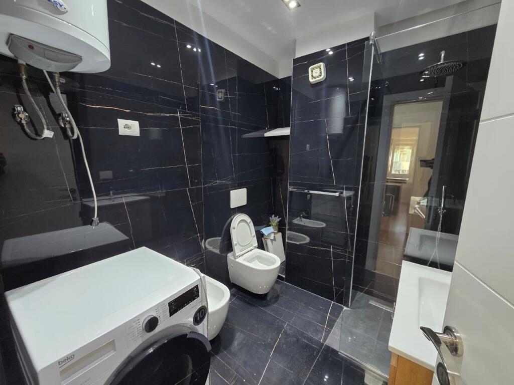 Appartamento 2+1+2 in Vendita Comune di Parigi / German Computers