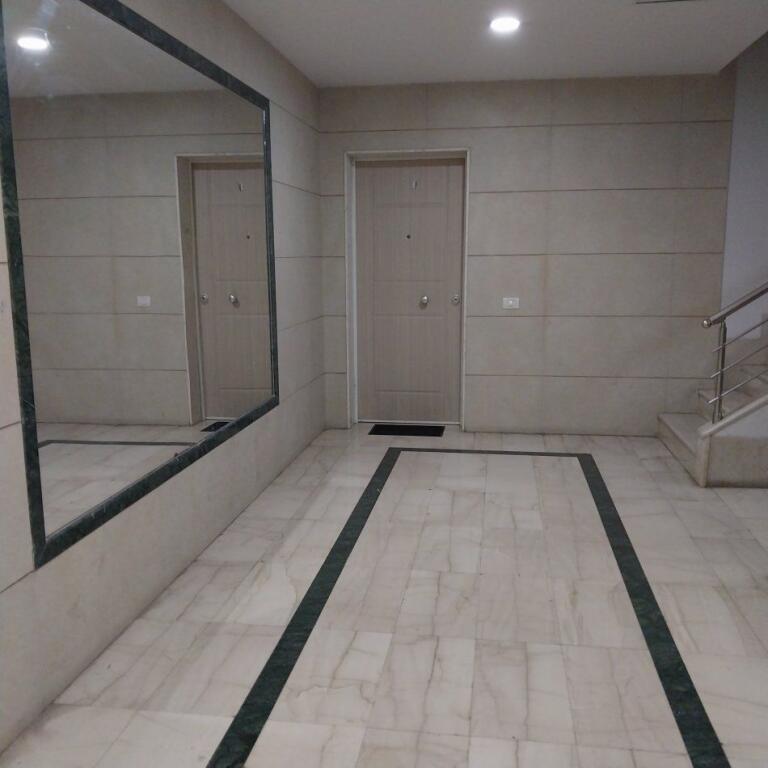 Në Fresk jepet me qira apartament 2+1 (102 m²).