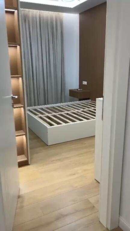 APARTAMENT ME QERA 2+1 ISH FUSHA E AVIACIONIT 700 EURO