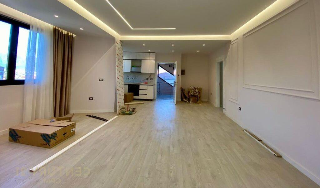 NE SAUK TE RI TEK XIBRAKU SHITET APARTAMENT 2+1+ 3 POSTE PARKIMI
