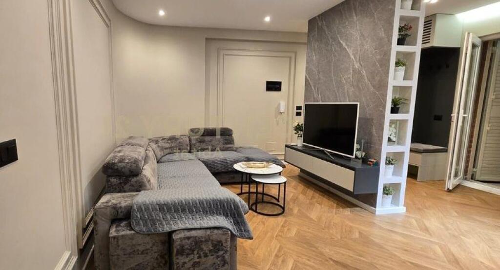 Shitet Apartament 1+1 në Rezidencën Kodra e Diellit 1