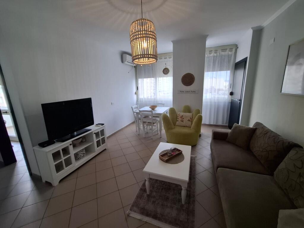 Jepet apartament me qera 1+1