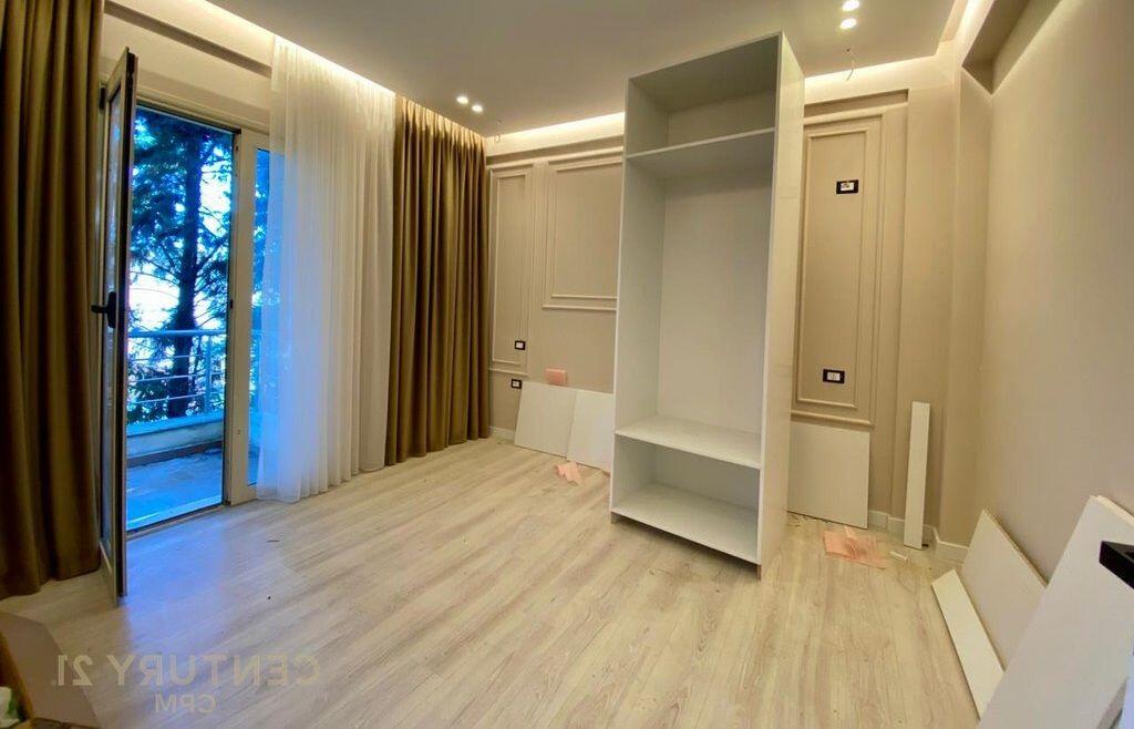 NE SAUK TE RI TEK XIBRAKU SHITET APARTAMENT 2+1+ 3 POSTE PARKIMI