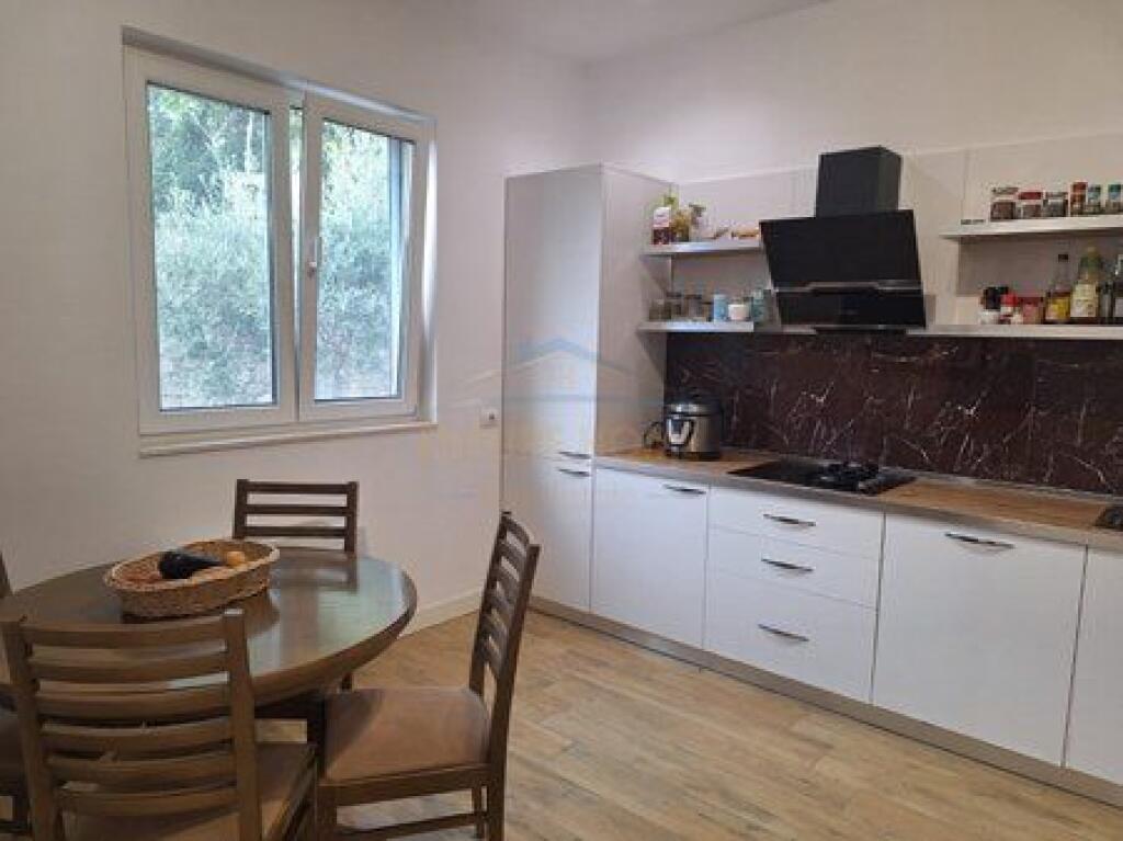 In vendita, villa su 2 piani, Mullet