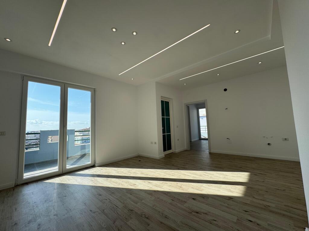 Vendesi Appartamento 1+1+2 Balconi - Via Dush Strati Vlore