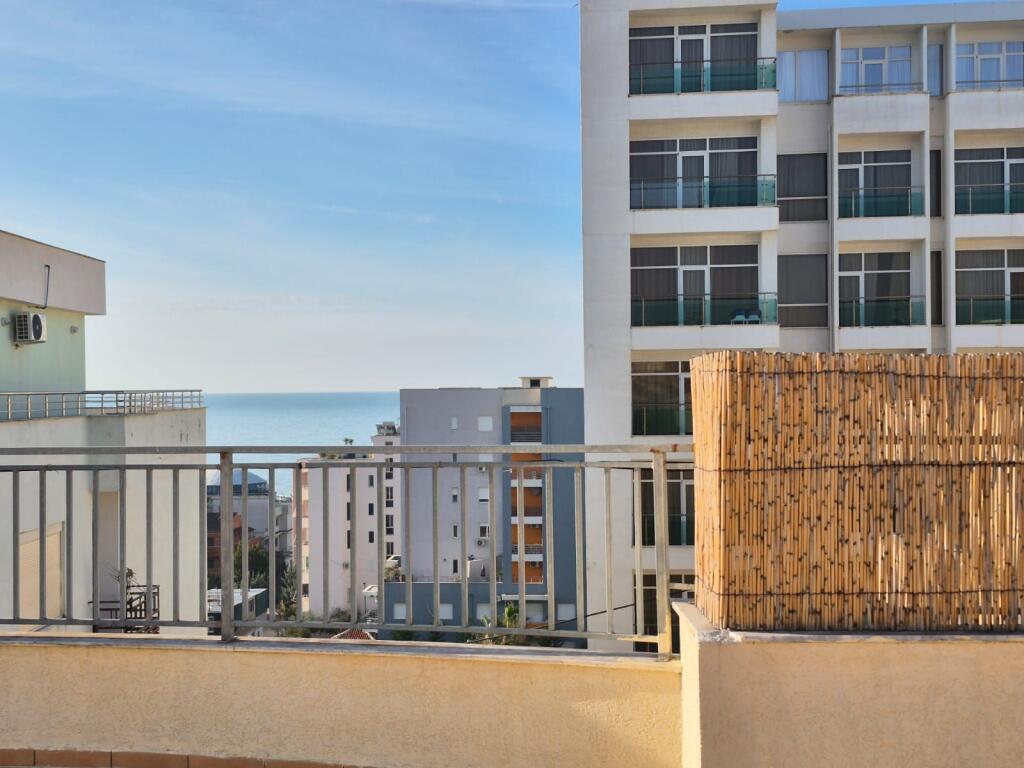 Jepet apartament me qera 2+1