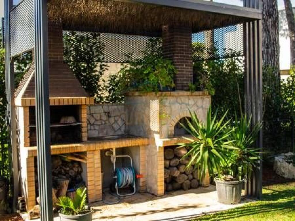 Shitet, Vilë individuale San Pietro Residence, Gjiri I Lalëzit.