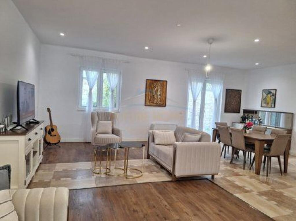 In vendita, villa su 2 piani, Mullet