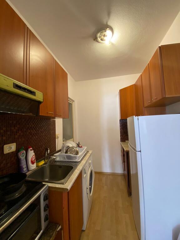 Jepet 1+1 rruga Petro Nini Luarasi