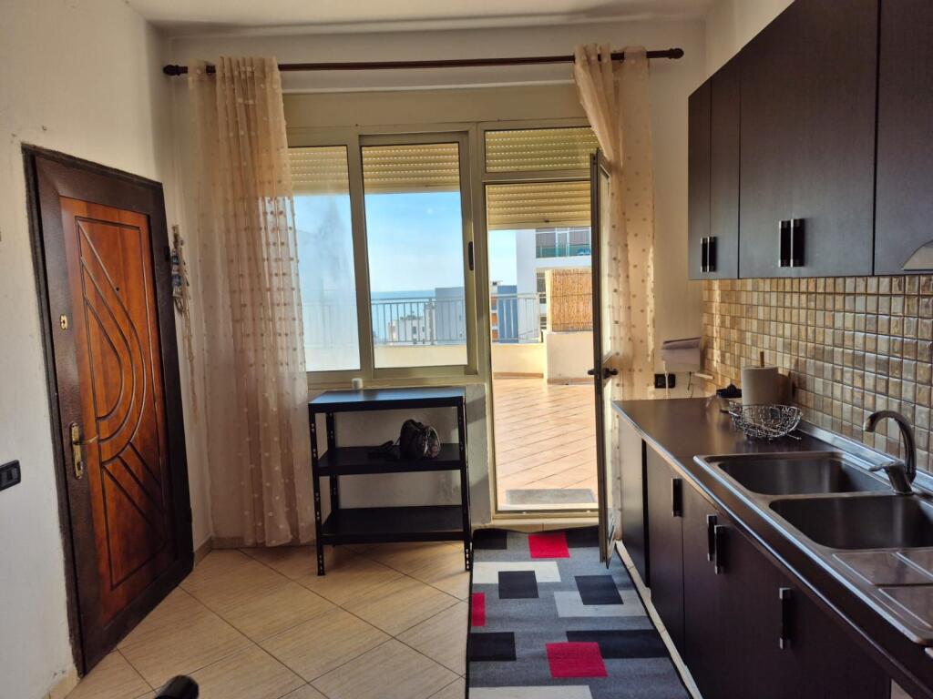 Jepet apartament me qera 2+1