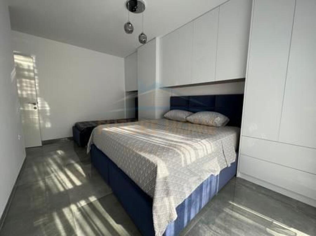 Shitet, Apartament 1+1, San Pietro, Gjiri i Lalezit