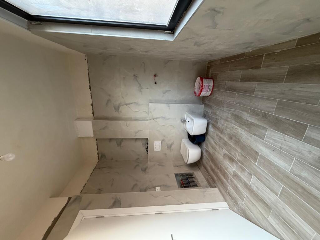 FOR SALE APARTMENT 2+1+ PARKING SPACE SIRI KODRA STREET