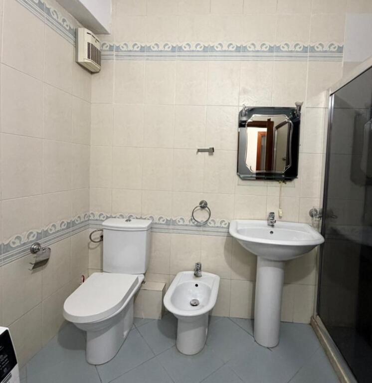 Apartment 2+1 for rent in Komuna e Parisit