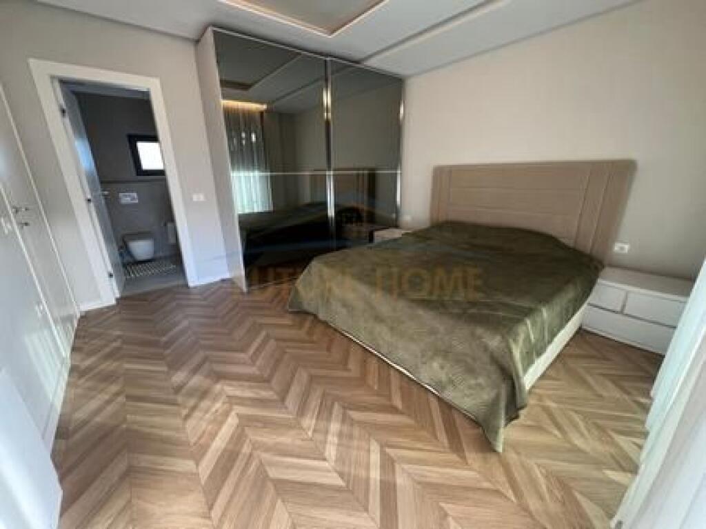 Shitet, Vilë individuale San Pietro Residence, Gjiri I Lalëzit.