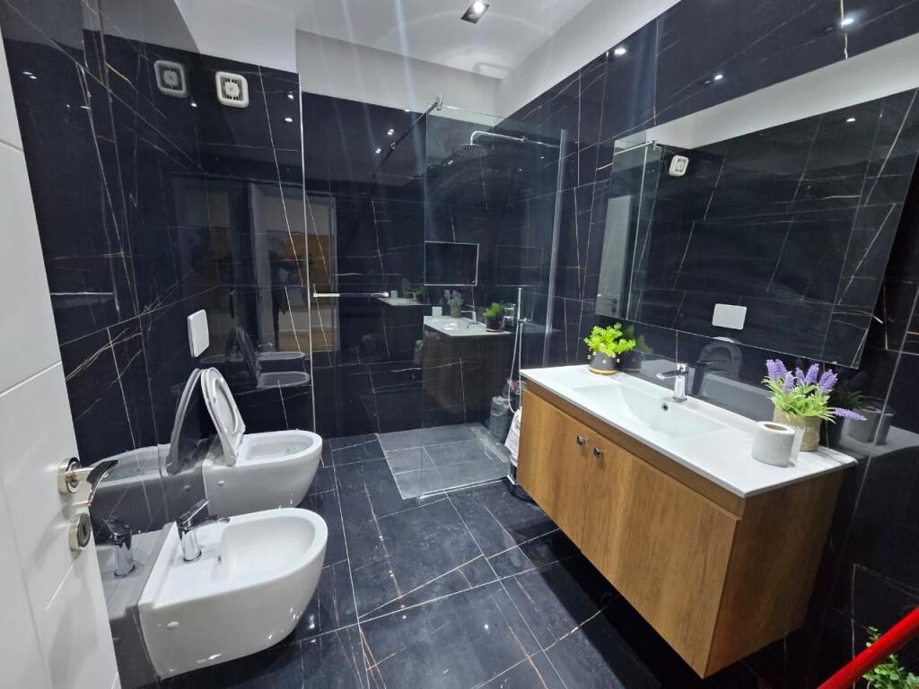 Appartamento 2+1+2 in Vendita Comune di Parigi / German Computers