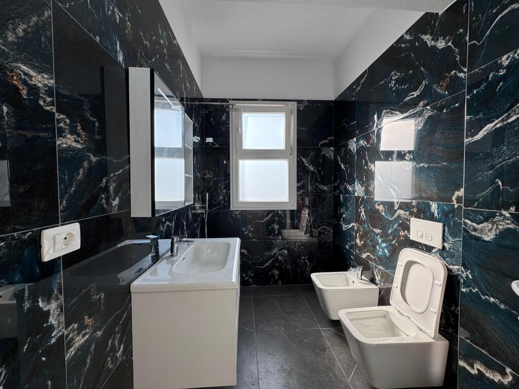 Vendesi Appartamento 1+1+2 Balconi - Via Dush Strati Vlore