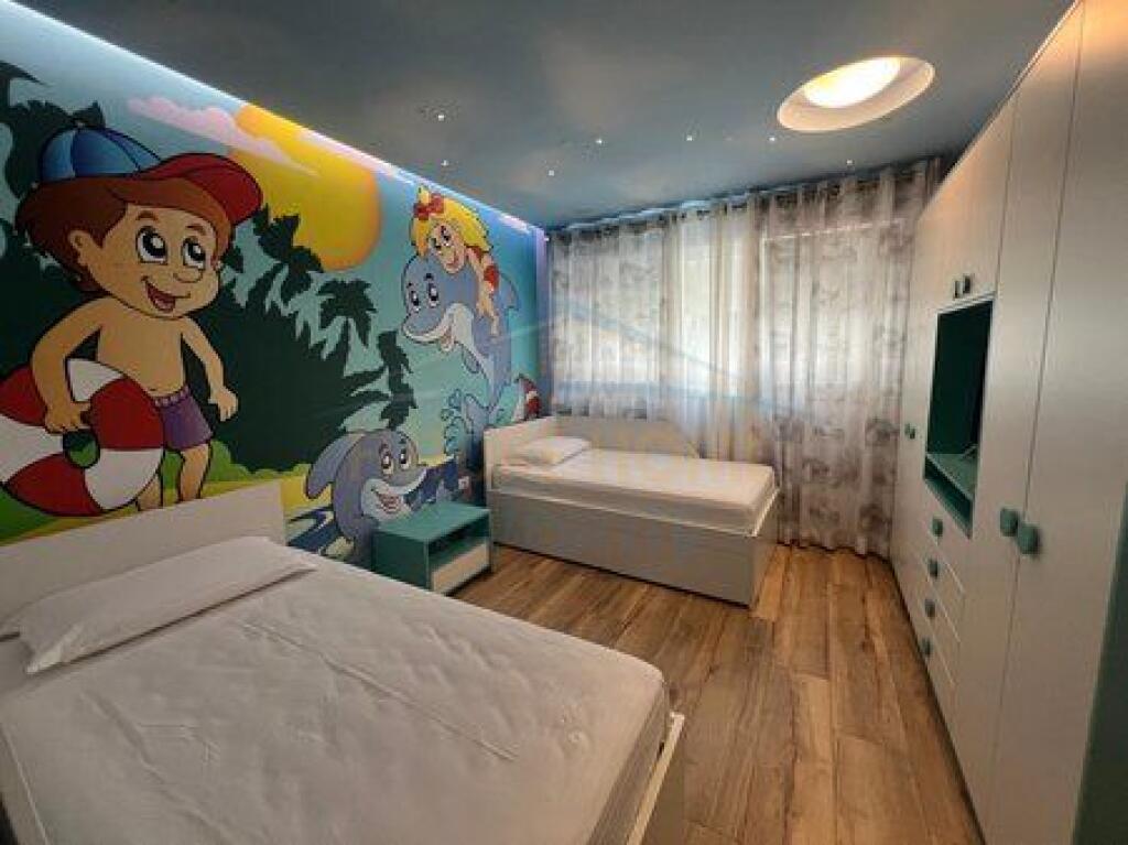 Shitet, Vilë 2 Katëshe, Rezidenca Lura 3, Gjiri i Lalëzit.