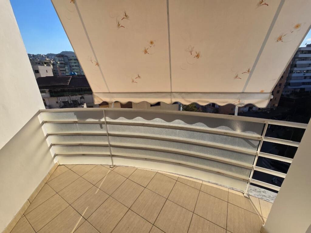 Appartamento 2+1+2 in Vendita Comune di Parigi / German Computers