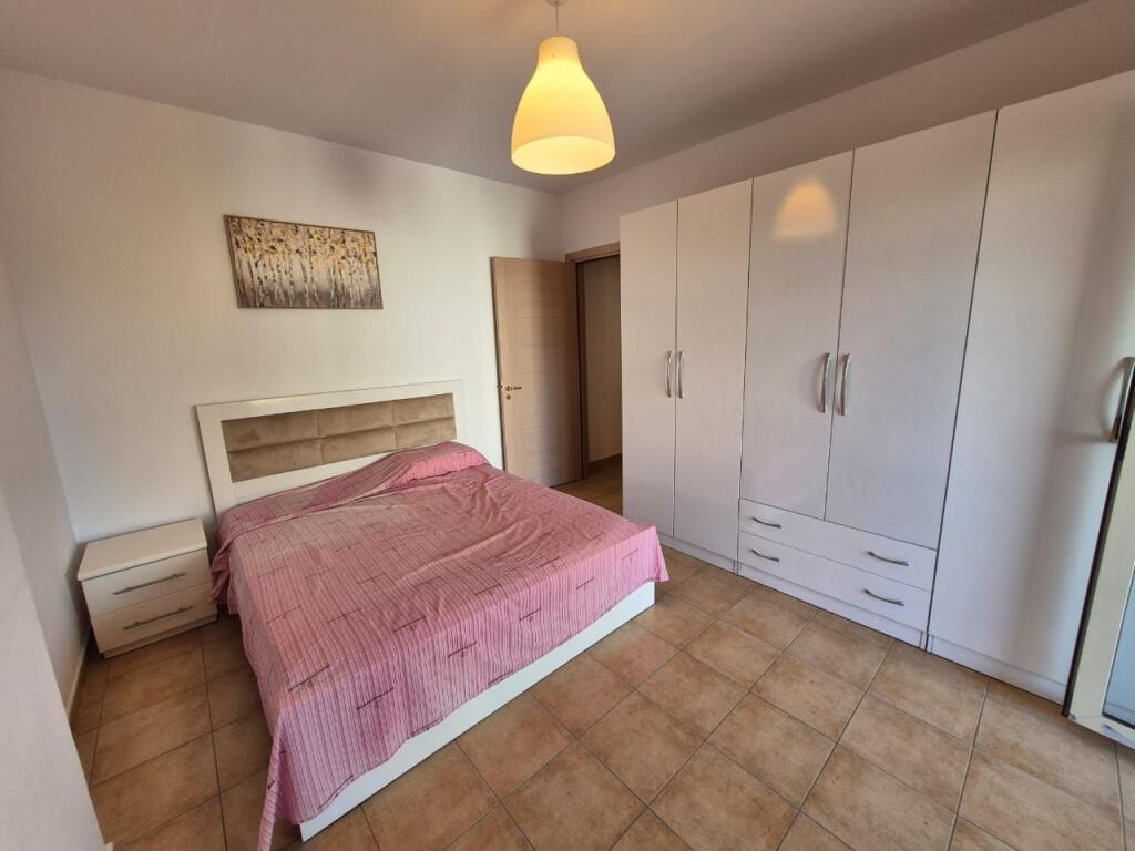 Shitet Apartament 1+1