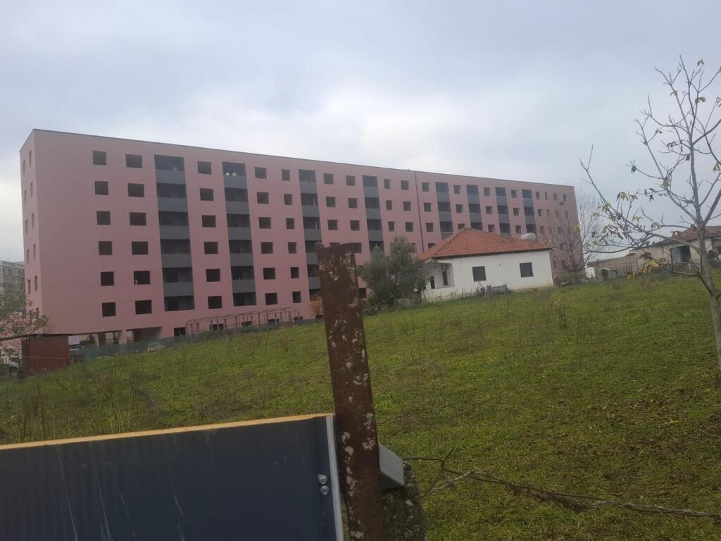 Via Elbasan, vicino all'Istituto di Igiene. 🔺️ Vendiamo 2+1+2. 