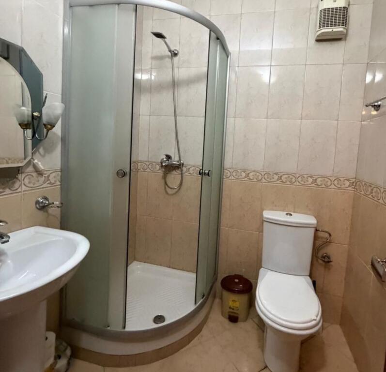 Apartment 2+1 for rent in Komuna e Parisit