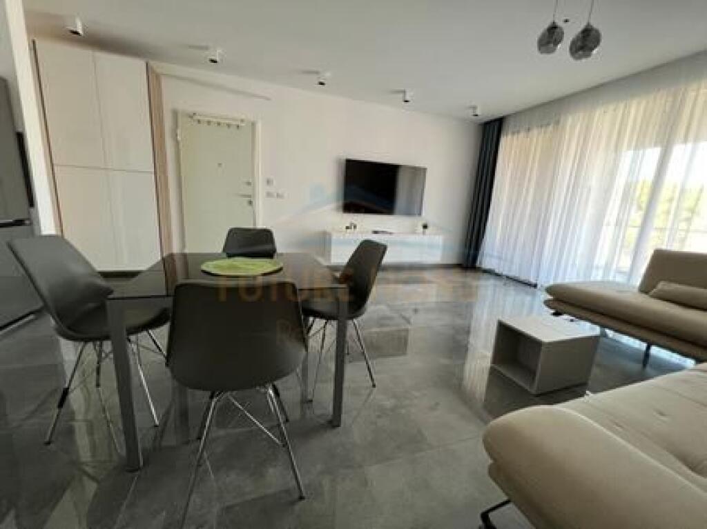 Shitet, Apartament 1+1, San Pietro, Gjiri i Lalezit