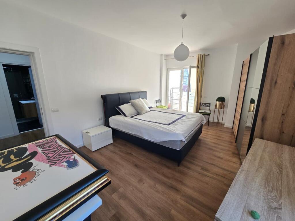 Appartamento 2+1+2 in Vendita Comune di Parigi / German Computers