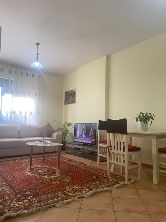 Jepet me qera apartament 1+1