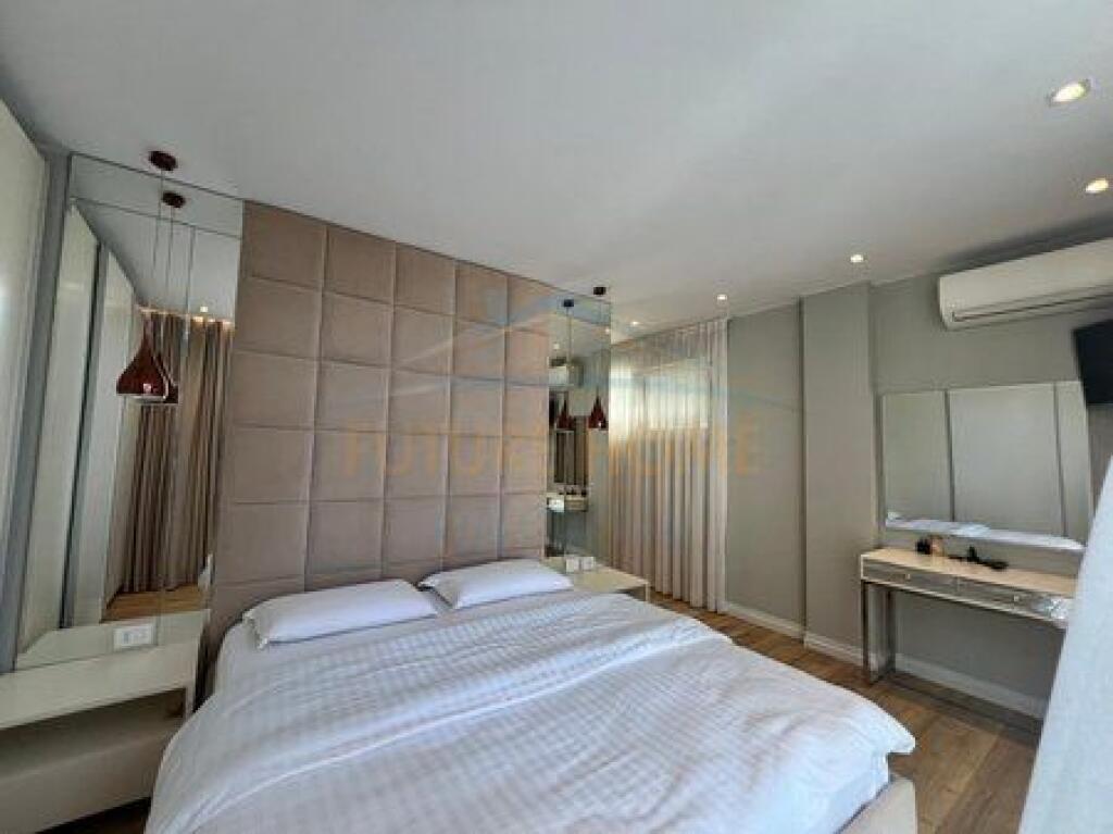 Shitet, Vilë 2 Katëshe, Rezidenca Lura 3, Gjiri i Lalëzit.