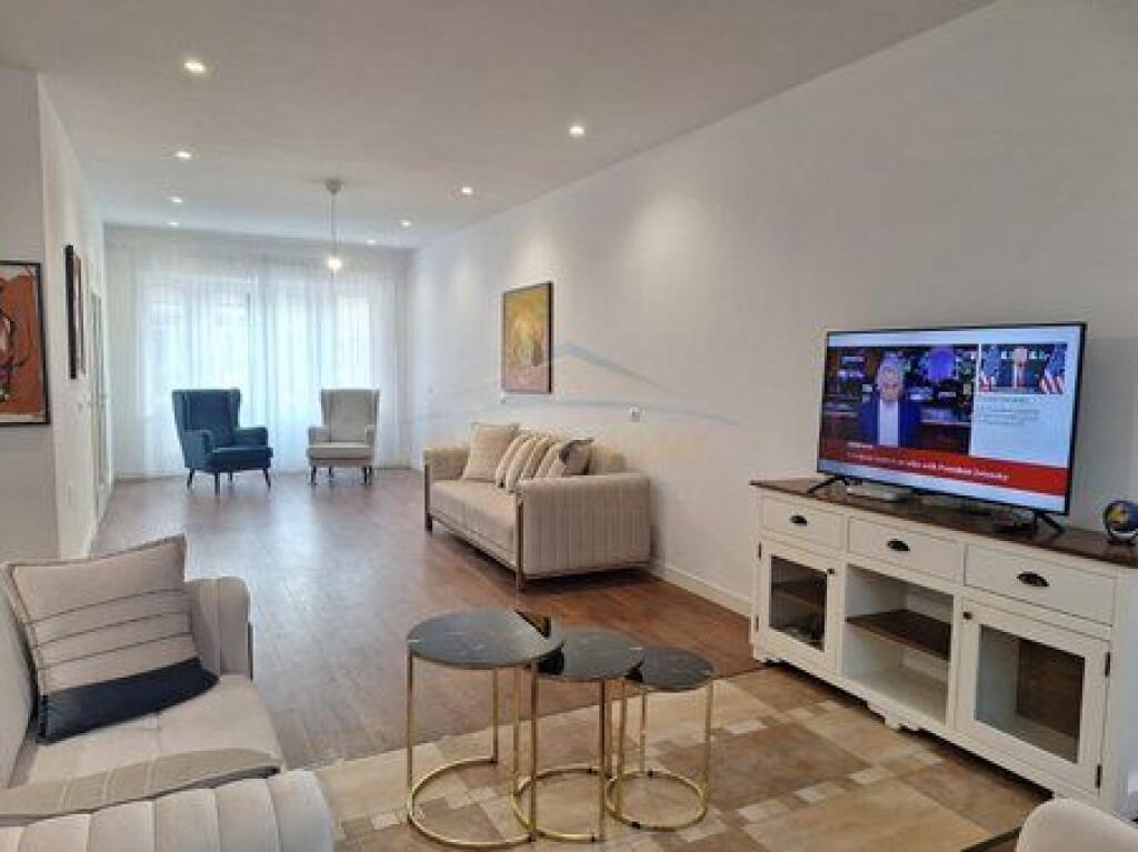 In vendita, villa su 2 piani, Mullet